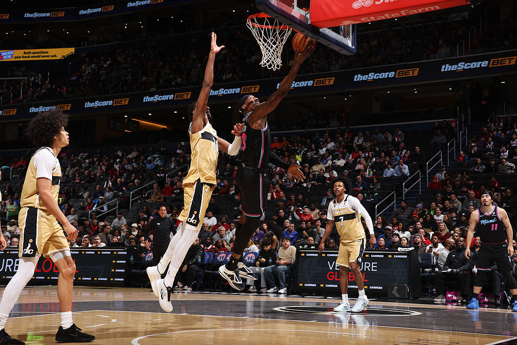 阿德巴约22分萨尔12+12 热火大胜奇才